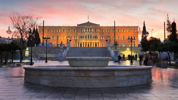 Θύμα ληστείας έπεσε η πρόξενος της Ακτής Ελεφαντοστού στο Σύνταγμα – Της άρπαξαν 50.000 ευρώ!